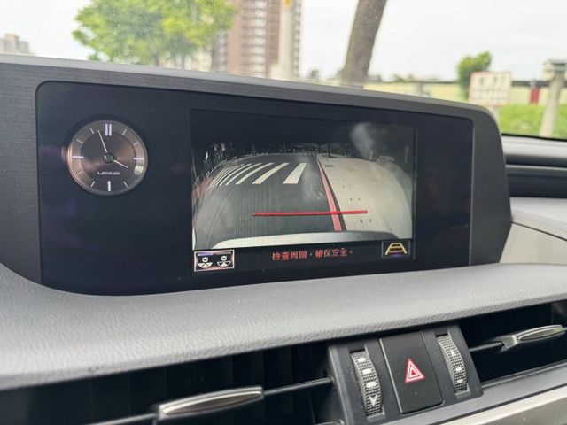 會長の店認證車☆客戶換購瑪莎拉蒂/大改款車款‧一手女用車+保證保證只跑8萬公里.ACC跟車＋車道偏移，倒車顯影，極美車況  第8張相片
