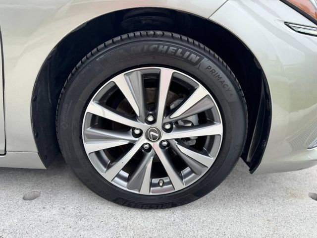 會長の店認證車☆客戶換購瑪莎拉蒂/大改款車款‧一手女用車+保證保證只跑8萬公里.ACC跟車＋車道偏移，倒車顯影，極美車況  第14張相片