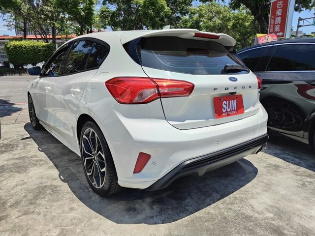 會長の店認證車☆FOCUS ST LINE 賽道版.一手只跑6萬★ACC跟車/車道偏移/倒車顯影/抬頭顯示器  第2張相片