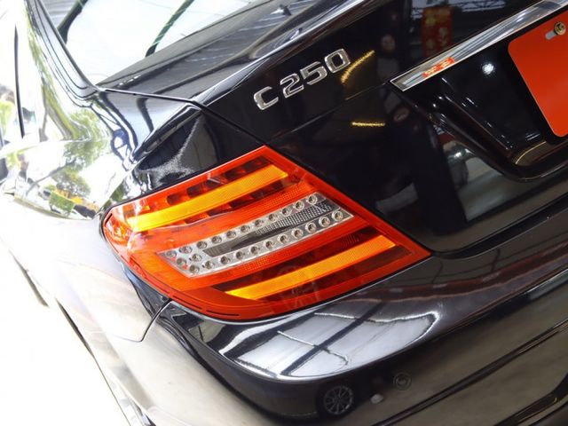 會長の店認證車/五重送專案☆小改款C250 AMG •自用車+里程數保證/電動天窗/安卓大螢幕  第18張相片