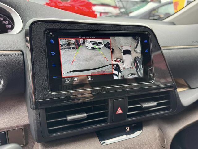會長の店認證車☆新車保固中★小改款七人座保證只跑1萬‧雙電動滑門‧360度環景‧八安‧自動煞車警示‧循跡‧車道偏移  第9張相片
