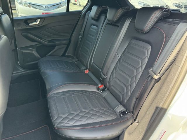 會長の店認證車☆正25年新車保固.一手只跑9000公里/自動停車★ACC跟車/車道偏移/電動座椅/無線充電/B&O音響  第5張相片