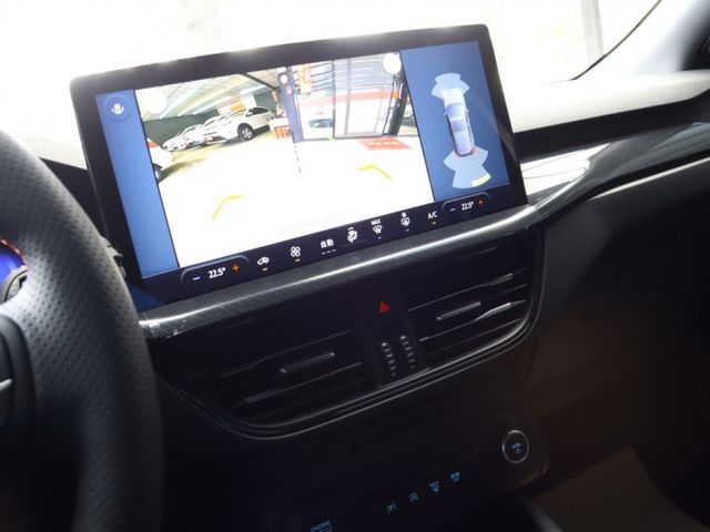 會長の店認證車☆正25年新車保固.一手只跑9000公里/自動停車★ACC跟車/車道偏移/電動座椅/無線充電/B&O音響  第7張相片