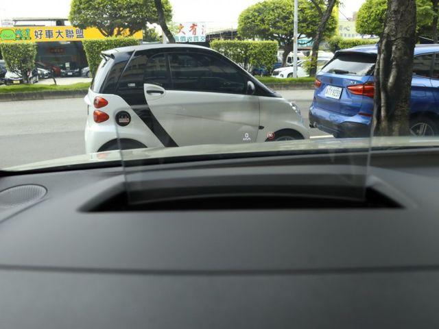 會長の店認證車☆正25年新車保固.一手只跑9000公里/自動停車★ACC跟車/車道偏移/電動座椅/無線充電/B&O音響  第8張相片