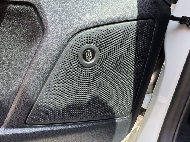 會長の店認證車☆正25年新車保固.一手只跑9000公里/自動停車★ACC跟車/車道偏移/電動座椅/無線充電/B&O音響  第9張相片