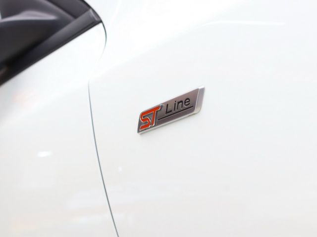 會長の店認證車☆正25年新車保固.一手只跑9000公里/自動停車★ACC跟車/車道偏移/電動座椅/無線充電/B&O音響  第16張相片