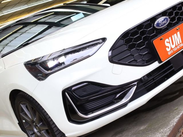 會長の店認證車☆正25年新車保固.一手只跑9000公里/自動停車★ACC跟車/車道偏移/電動座椅/無線充電/B&O音響  第18張相片