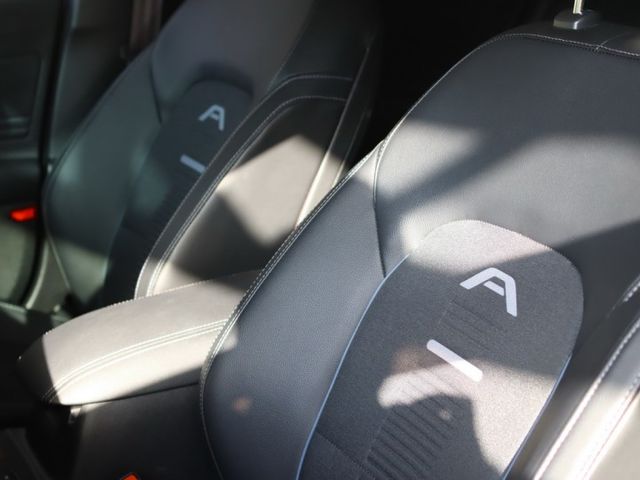 會長の店認證車☆新車保固.旗艦數位儀表 任性版1.5T/一手只跑4萬公里★ACC跟車/車道偏移/電動座椅/B&O音響  第9張相片