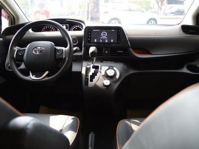 會長の店認證車★小改款七人座里程數保證‧雙電動滑門‧八安‧自動煞車警示‧循跡防滑‧車道偏移  第3張相片