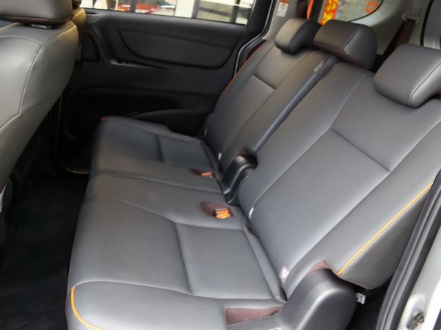 會長の店認證車★小改款七人座里程數保證‧雙電動滑門‧八安‧自動煞車警示‧循跡防滑‧車道偏移  第5張相片