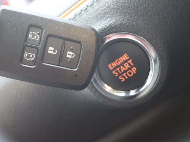 會長の店認證車★小改款七人座里程數保證‧雙電動滑門‧八安‧自動煞車警示‧循跡防滑‧車道偏移  第8張相片