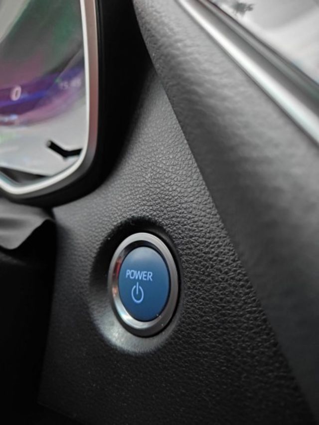 會長の店認證車☆五重送專案～純一手自用保證只跑3萬，ACC全速域跟車+車道偏移，車道置中  第7張相片