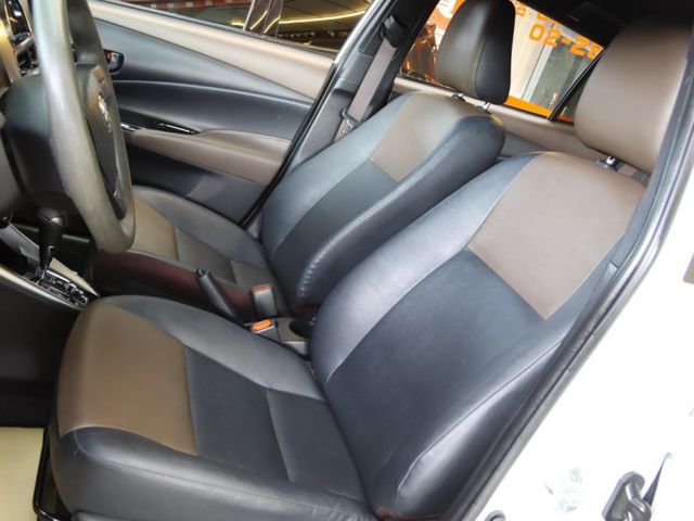 會長の店認證車☆末代 YARIS Crossover.一手跑18000公里.九安全氣囊.巡跡防滑.感應頭燈.車頂行李架  第4張相片