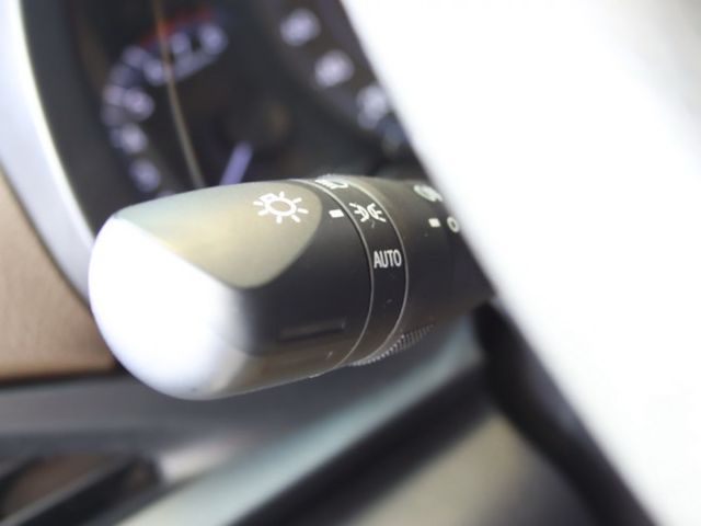 會長の店認證車☆末代 YARIS Crossover.一手跑18000公里.九安全氣囊.巡跡防滑.感應頭燈.車頂行李架  第12張相片