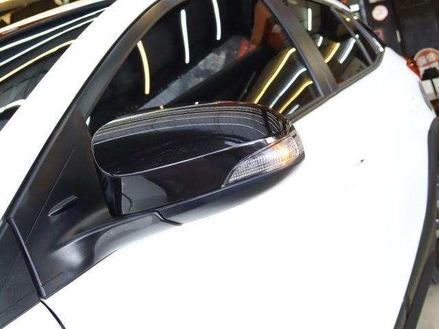 會長の店認證車☆末代 YARIS Crossover.一手跑18000公里.九安全氣囊.巡跡防滑.感應頭燈.車頂行李架  第14張相片