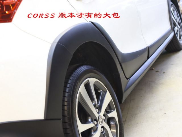 會長の店認證車☆末代 YARIS Crossover.一手跑18000公里.九安全氣囊.巡跡防滑.感應頭燈.車頂行李架  第15張相片