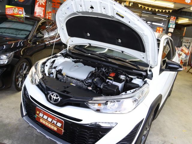 會長の店認證車☆末代 YARIS Crossover.一手跑18000公里.九安全氣囊.巡跡防滑.感應頭燈.車頂行李架  第17張相片