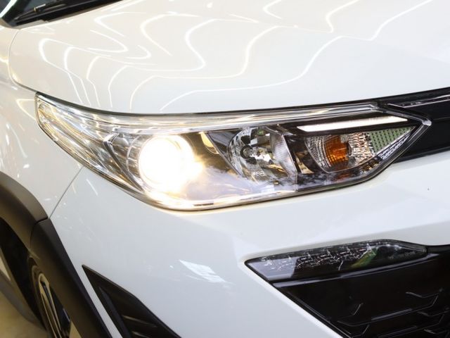 會長の店認證車☆末代 YARIS Crossover.一手跑18000公里.九安全氣囊.巡跡防滑.感應頭燈.車頂行李架  第20張相片