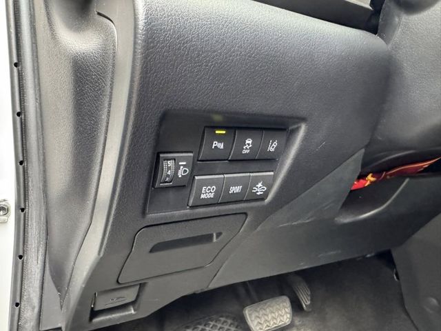 會長の店認證車☆YARIS 1.5 S版空力套件＋加裝下巴/免鑰啟動/一手里程數保證/巡跡防滑/車道偏移/自動煞停  第9張相片