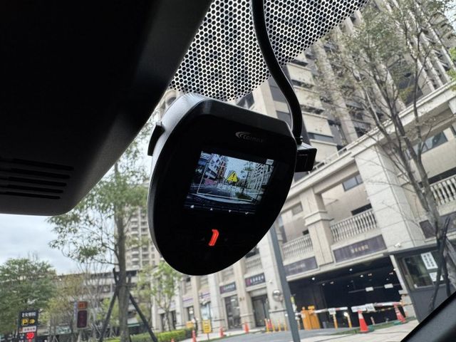 會長の店認證車☆YARIS 1.5 S版空力套件＋加裝下巴/免鑰啟動/一手里程數保證/巡跡防滑/車道偏移/自動煞停  第10張相片