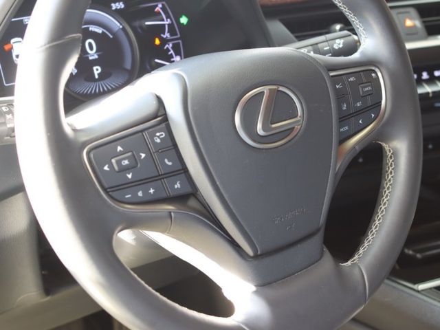 會長の店認證車☆UX250h 2.0油電旗艦版/一手車+只跑五萬多/ACC跟車/車道偏移/自動煞停/電動尾門/空力套件  第6張相片