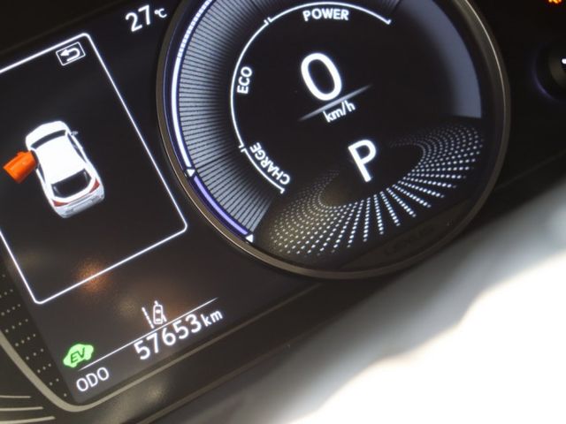 會長の店認證車☆UX250h 2.0油電旗艦版/一手車+只跑五萬多/ACC跟車/車道偏移/自動煞停/電動尾門/空力套件  第8張相片