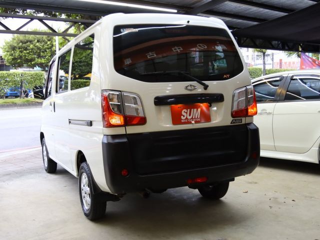 會長の店認證車☆1.5自排小改款/一手車/黑皮椅/盲點/定速+中央空調後出風口/巡跡防滑/美到冒泡  第2張相片