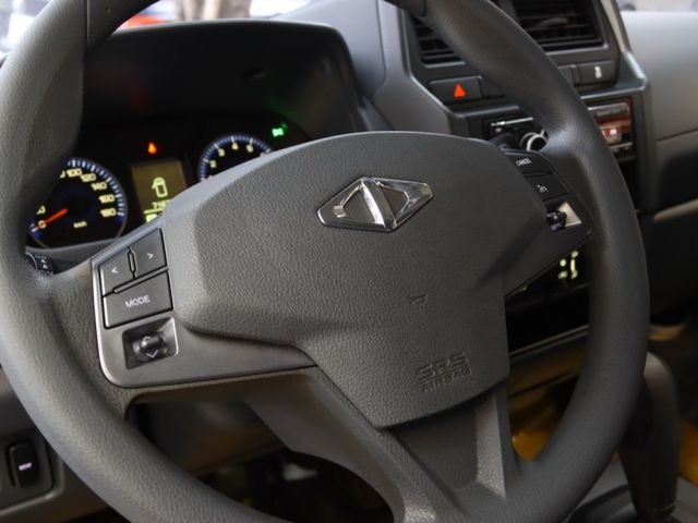 會長の店認證車☆1.5自排小改款/一手車/黑皮椅/盲點/定速+中央空調後出風口/巡跡防滑/美到冒泡  第6張相片