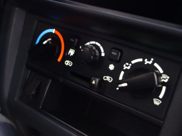 會長の店認證車☆1.5自排小改款/一手車/黑皮椅/盲點/定速+中央空調後出風口/巡跡防滑/美到冒泡  第11張相片