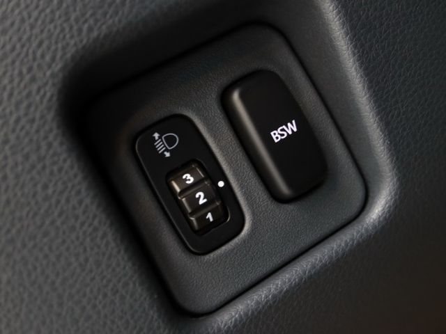 會長の店認證車☆1.5自排小改款/一手車/黑皮椅/盲點/定速+中央空調後出風口/巡跡防滑/美到冒泡  第12張相片