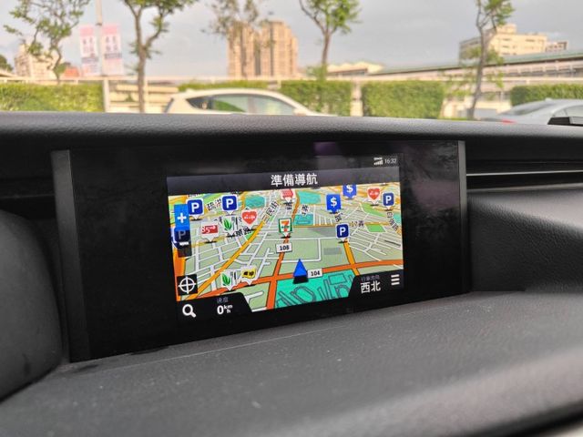 會長の店認證車☆大改款 IS300 2.0汽油/一手車+只跑6萬多/ACC跟車/車道偏移/自動煞停/空力套件/倒車顯影  第8張相片