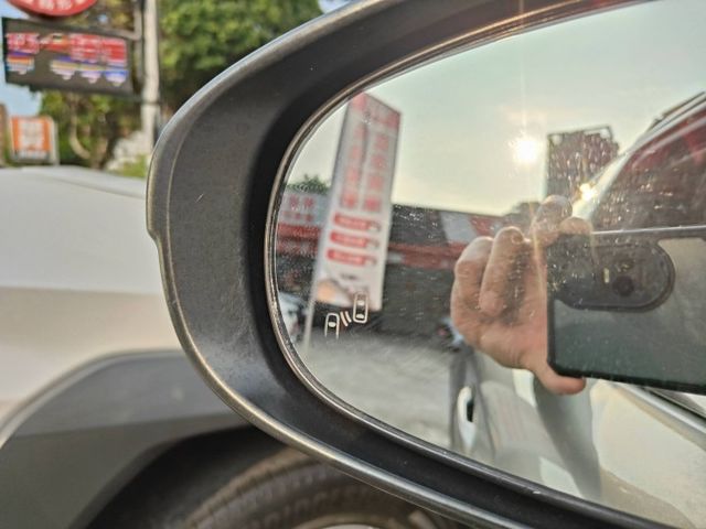 會長の店認證車☆大改款 IS300 2.0汽油/一手車+只跑6萬多/ACC跟車/車道偏移/自動煞停/空力套件/倒車顯影  第17張相片