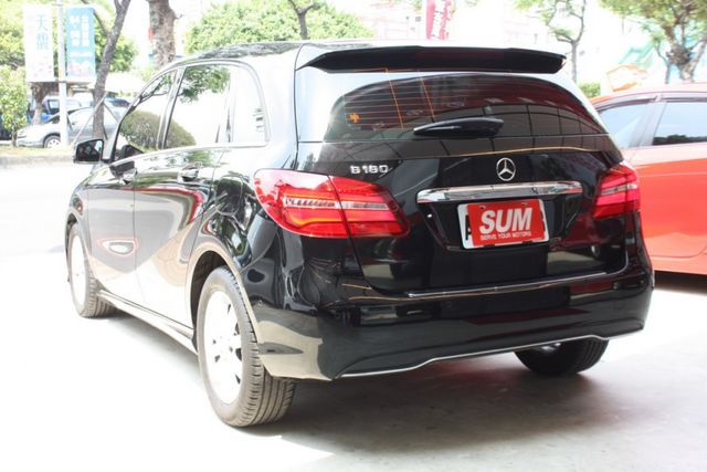 會長の認證車/五重送專案☆總代理B180.自用跑8萬/選配4門摸門/免鑰匙/電動椅/倒車顯影/6/4分離座椅  第2張相片