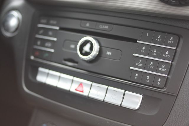 會長の認證車/五重送專案☆總代理B180.自用跑8萬/選配4門摸門/免鑰匙/電動椅/倒車顯影/6/4分離座椅  第12張相片