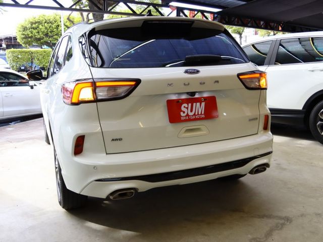 會長の店認證車/新車保固中～新車價120幾萬2.0 ST/大滿配/只跑3萬公里./ACC跟車/360度環景/腳踢電尾門  第2張相片