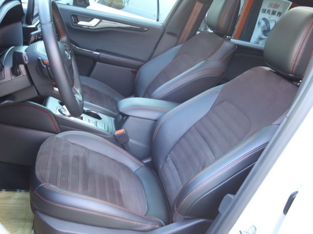 會長の店認證車/新車保固中～新車價120幾萬2.0 ST/大滿配/只跑3萬公里./ACC跟車/360度環景/腳踢電尾門  第4張相片