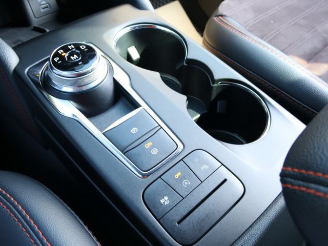 會長の店認證車/新車保固中～新車價120幾萬2.0 ST/大滿配/只跑3萬公里./ACC跟車/360度環景/腳踢電尾門  第13張相片