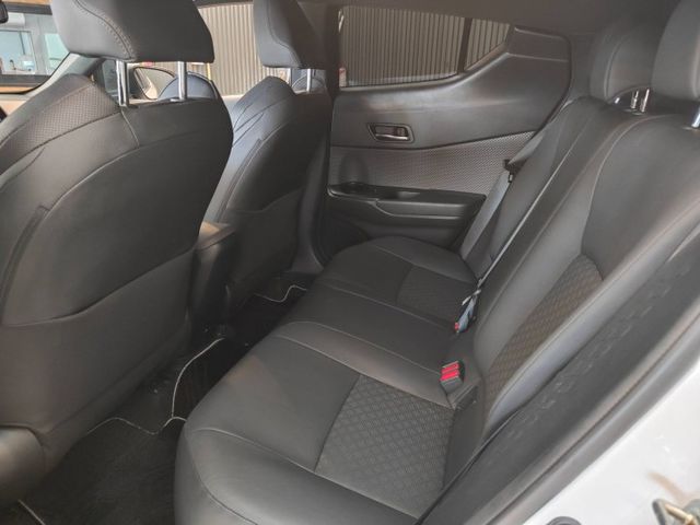 會長の店認證車/小改款 CHR 1.2 豪華版＋黑車頂/一手跑2萬多/ACC跟車/車道偏移/自動煞停/盲點偵測/空氣清靜  第5張相片