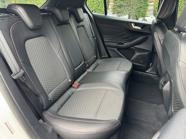 會長の店認證車☆大改款 FOCUS 1.5 ST LINE 少見賽道版/一手跑6萬/ACC跟車/自動煞停/盲點/車道偏移  第5張相片