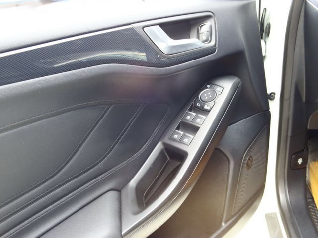 會長の店認證車☆大改款 FOCUS 1.5 ST LINE 少見賽道版/一手跑6萬/ACC跟車/自動煞停/盲點/車道偏移  第14張相片