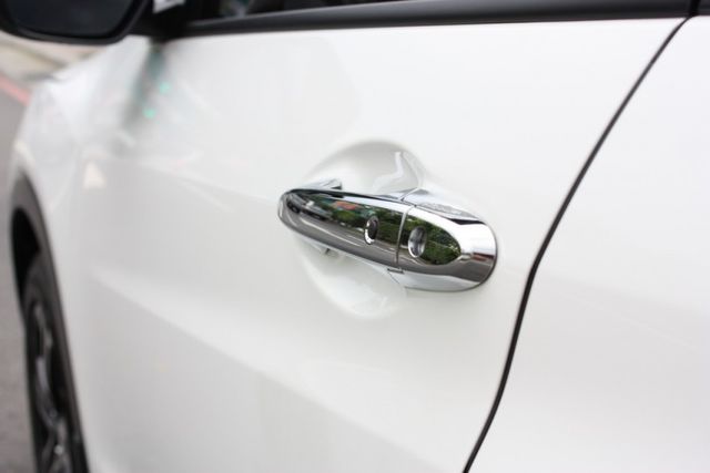 會長の店認證車/五重送專案☆HRV 1.8 VTI-S小改款/一手車+里程數保證只跑9萬/免鑰匙/定速/巡跡防滑  第12張相片