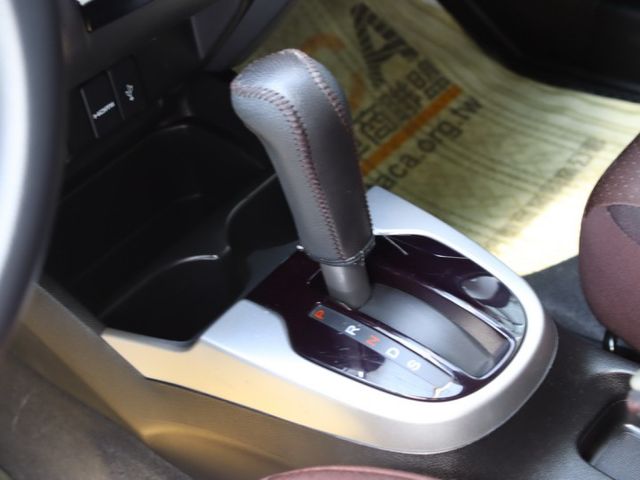 會長の店認證車/五重送專案☆頂級 FIT 1.5S＋加裝空力套件.一手車+只跑11萬/定速/巡跡防滑/換檔撥片/倒車顯影  第11張相片