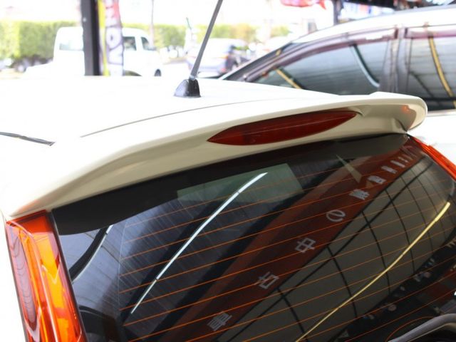 會長の店認證車/五重送專案☆頂級 FIT 1.5S＋加裝空力套件.一手車+只跑11萬/定速/巡跡防滑/換檔撥片/倒車顯影  第15張相片