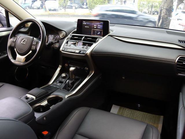 會長の店認證車☆NX200菁英PLUS版•一手車+只跑五萬多•ACC跟車‧車道偏移‧自動煞停.電動尾門  第3張相片