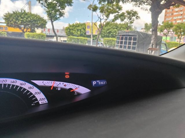 會長の店認證車/獨有二年保固☆小改款空力套件+獨有頂級九安培力亞3.5～‧免鑰匙‧雙電動滑門•電尾門‧巡跡‧前+後大螢幕  第8張相片
