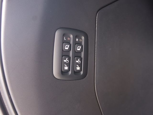 會長の店認證車/獨有二年保固☆小改款空力套件+獨有頂級九安培力亞3.5～‧免鑰匙‧雙電動滑門•電尾門‧巡跡‧前+後大螢幕  第13張相片