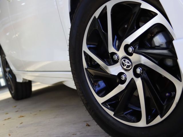 會長の店認證車☆YARIS 1.5 S版空力套件＋加裝下巴/免鑰啟動/一手里程數保證/巡跡防滑/車道偏移/自動煞停  第19張相片