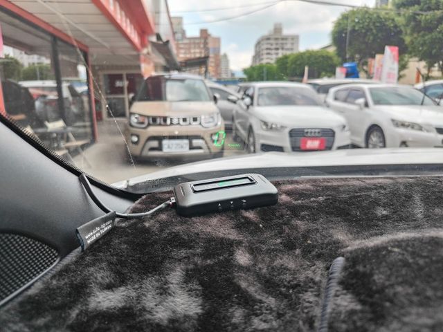 KICKS  第14張相片