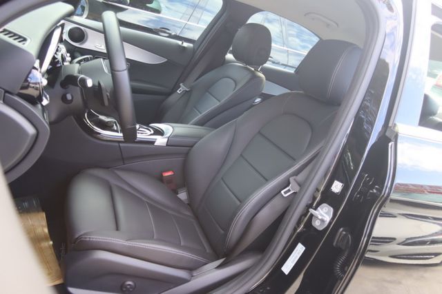 會長の店認證車☆總代理大改款C200 AMG 1.5油電/C43空力套件/一手只跑7萬/雙電記憶座椅/免鑰匙/LED頭燈  第4張相片