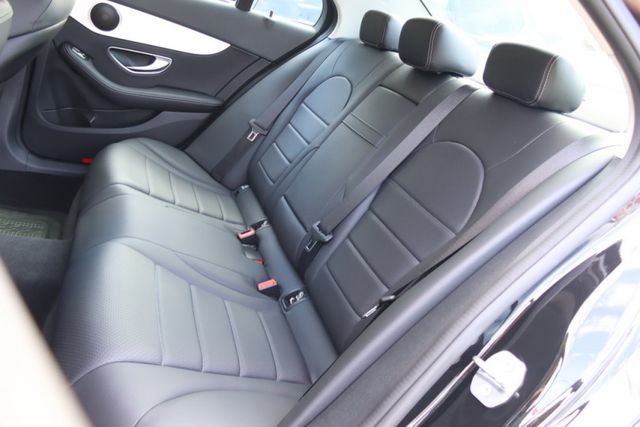 會長の店認證車☆總代理大改款C200 AMG 1.5油電/C43空力套件/一手只跑7萬/雙電記憶座椅/免鑰匙/LED頭燈  第5張相片